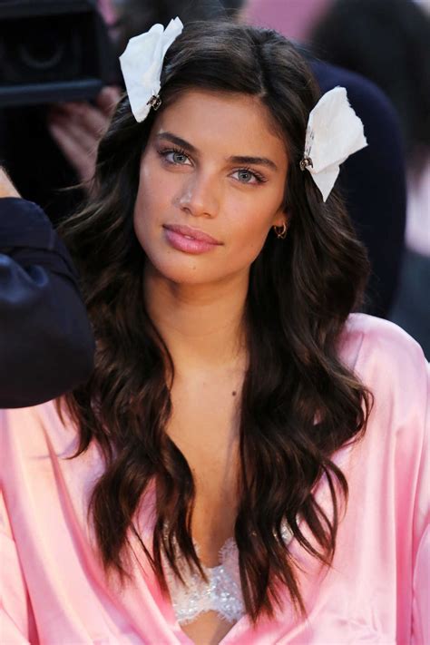 Sara Sampaio victoria secret fashion show